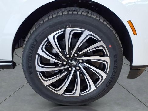 New 2026 Lincoln Navigator L Black Label image 7