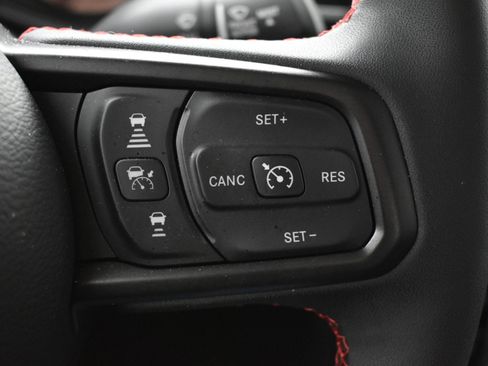 Used 2024 Jeep Gladiator Rubicon w/ Convenience Group image 19