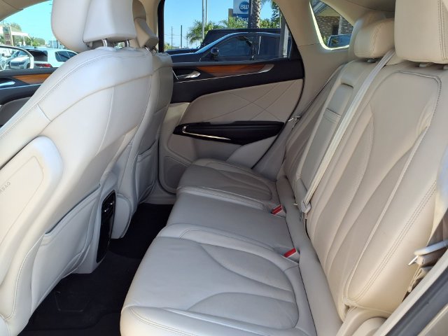 Used 2017 Lincoln MKC Select w/ Select Plus Package FWD image 23