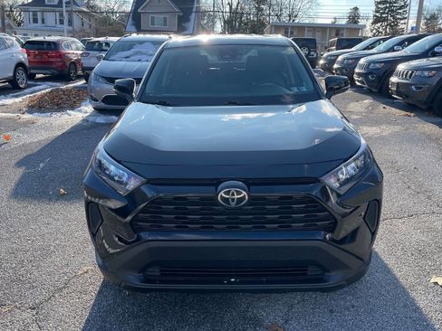 Used 2022 Toyota RAV4 LE image 9
