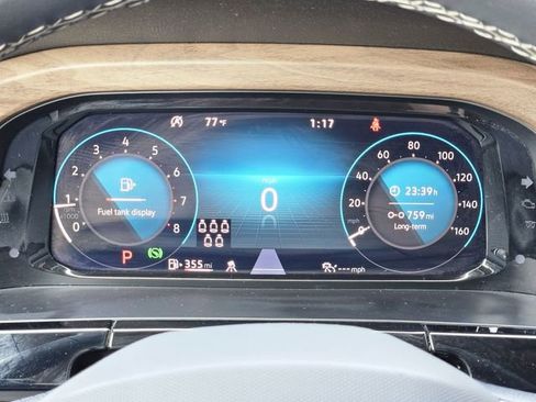 Used 2024 Volkswagen Atlas SE image 18