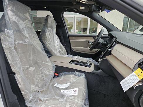 New 2026 Volvo XC90 B6 Ultra w/ Protection Package image 12