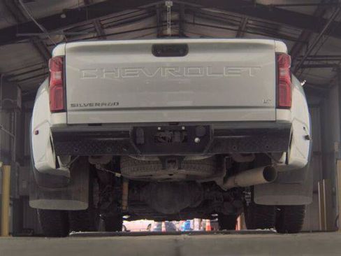 Used 2022 Chevrolet Silverado 3500 LT w/ Convenience Package AWD/4WD image 7