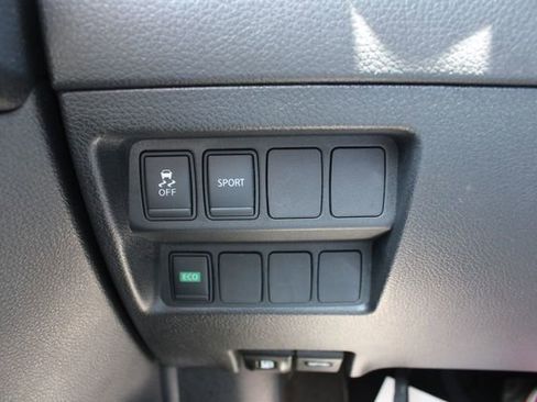 Used 2015 Nissan Rogue SV FWD image 9