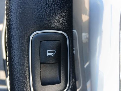 Used 2023 RAM 1500 Laramie AWD/4WD image 39