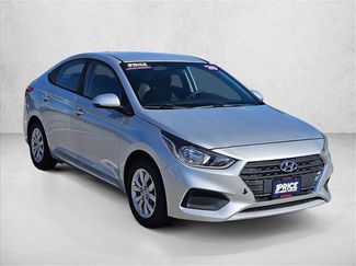 Used 2018 Hyundai Accent SE video 3