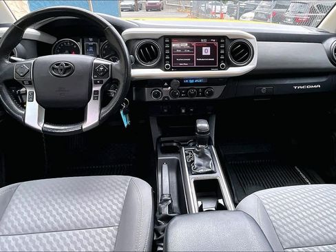 Used 2021 Toyota Tacoma SR5 AWD/4WD image 15