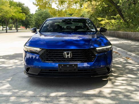 Used 2025 Honda Accord Sport image 3