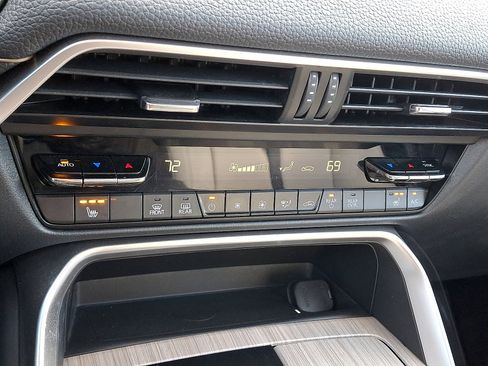 Certified 2024 MAZDA CX-90 Plug-In Hybrid w/ Premium Pkg image 18