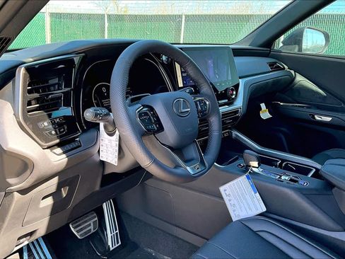 New 2026 Lexus TX 500h AWD image 10