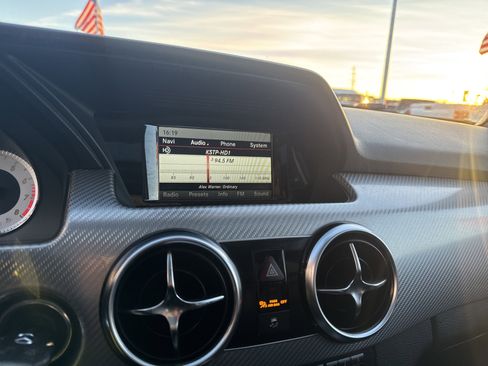 Used 2014 Mercedes-Benz GLK 350 4MATIC image 23