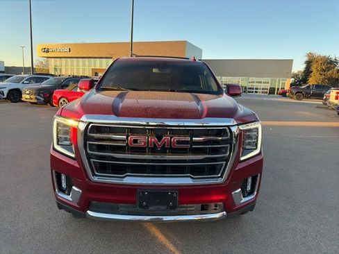 Used 2021 GMC Yukon SLT w/ SLT Luxury Plus Package image 2