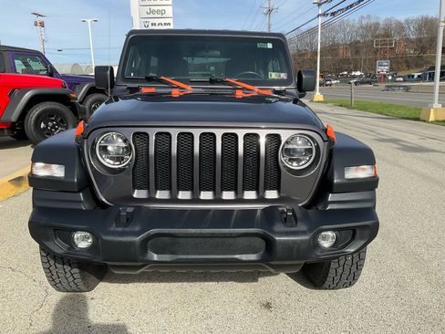 Used 2022 Jeep Wrangler Unlimited Sport image 2