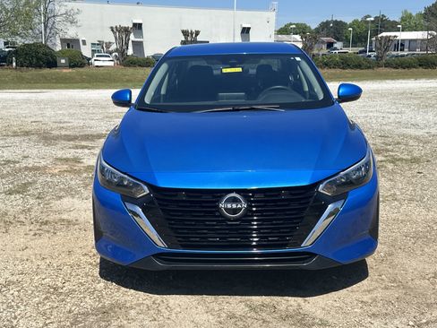 Used 2024 Nissan Sentra SV FWD image 2