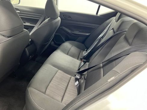 Used 2024 Nissan Altima 2.5 SV AWD/4WD image 11