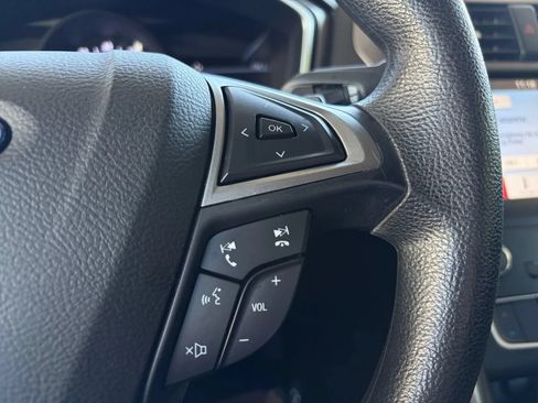 Used 2019 Ford Fusion SE FWD image 29