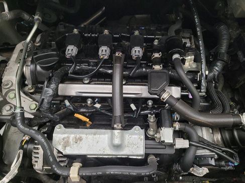 Used 2025 Nissan Versa SV FWD image 30