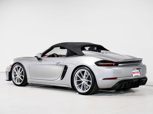 Used 2022 Porsche 718 Boxster Spyder RWD image 9