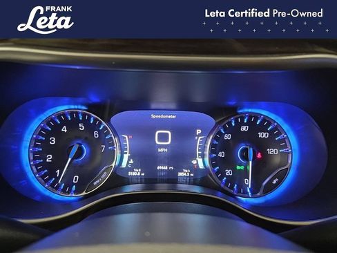 Used 2023 Chrysler Pacifica Limited FWD image 16