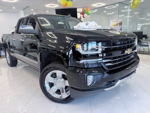 Used 2017 Chevrolet Silverado 1500 LTZ Z71 w/ LTZ Plus Package AWD/4WD image 3