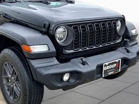 Used 2024 Jeep Wrangler Unlimited Sport AWD/4WD image 29