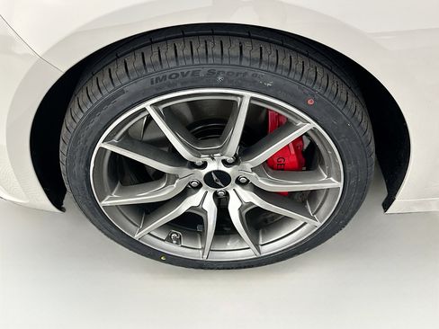 Used 2025 Genesis G70 2.5T AWD/4WD image 11