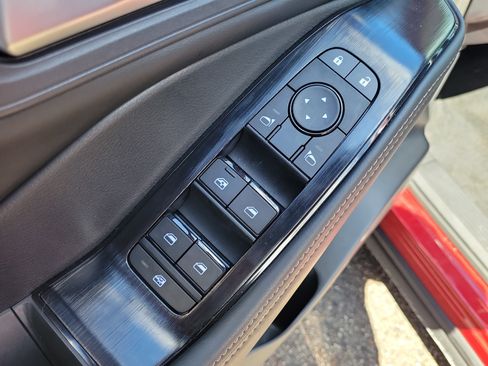 Certified 2026 Nissan Rogue SV FWD image 12