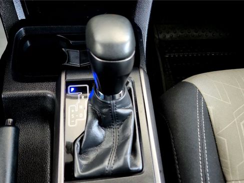 Used 2023 Toyota Tacoma TRD Off-Road image 36