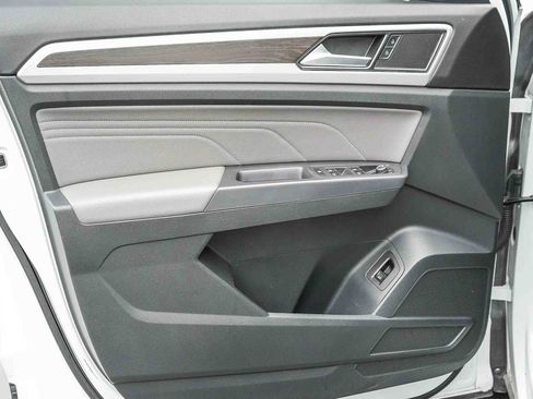 Used 2021 Volkswagen Atlas SE image 22