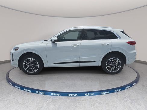 Certified 2025 Audi Q5 Premium w/ Convenience Package AWD/4WD image 8