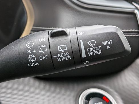 New 2025 Jeep Grand Cherokee Altitude image 16