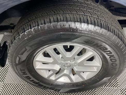 Used 2016 Nissan Frontier SV image 29