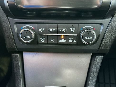 Used 2014 Acura ILX w/ Premium Package FWD image 17