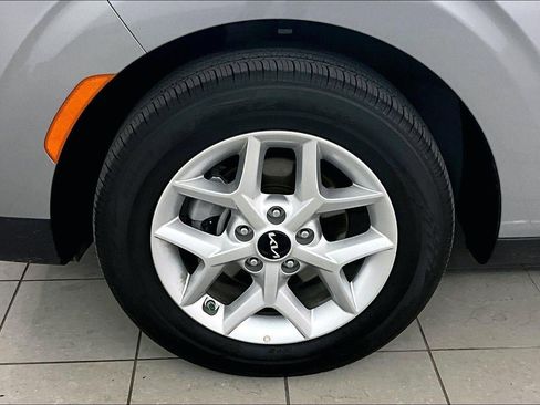 Used 2025 Kia Soul LX FWD image 34