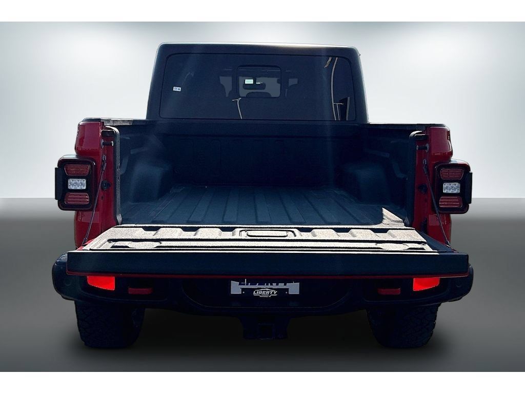 Used 2021 Jeep Gladiator Rubicon AWD/4WD image 7