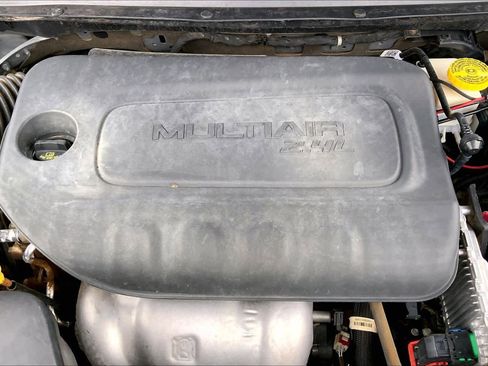 Used 2021 Jeep Cherokee Latitude Plus FWD image 33