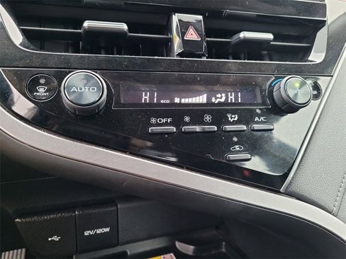 Used 2023 Toyota Camry XLE image 21
