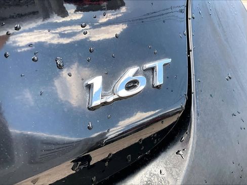 Used 2019 Hyundai Veloster Turbo FWD image 10