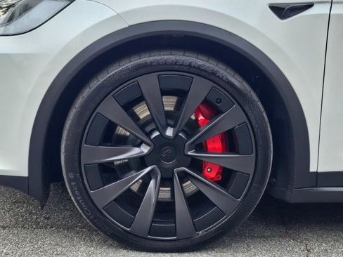 Used 2024 Tesla Model X Plaid image 12