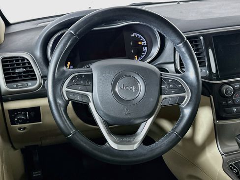 Used 2022 Jeep Grand Cherokee Laredo E RWD image 18