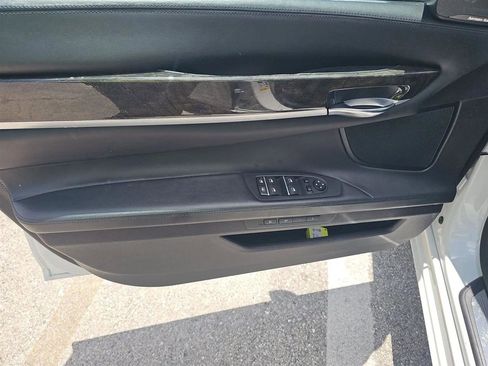 Used 2015 BMW 750i RWD image 15
