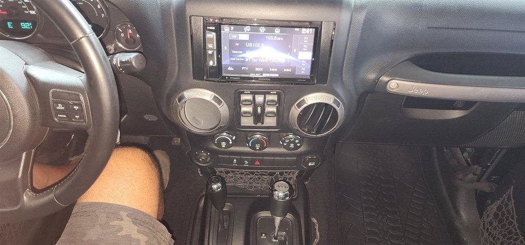 Used 2015 Jeep Wrangler Unlimited Sport w/ Quick Order Package 24S AWD/4WD image 27