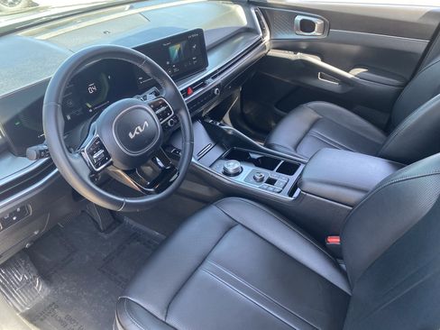 Certified 2025 Kia Sorento EX AWD/4WD image 17