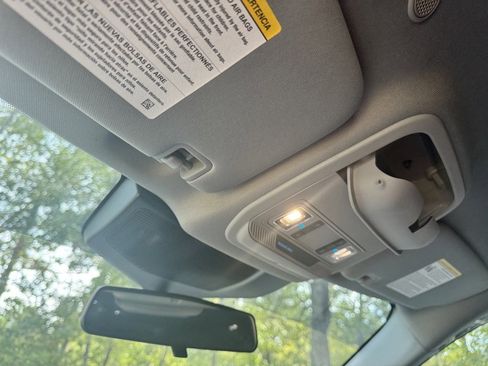 Used 2022 Ford Explorer XLT image 29