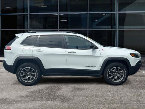Used 2022 Jeep Cherokee Trailhawk w/ Premium Leather Package AWD/4WD image 4