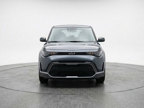 Used 2025 Kia Soul LX w/ LX Technology Package image 2