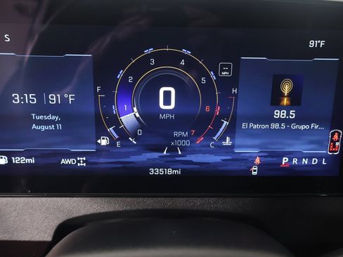 Used 2025 Chevrolet Traverse Z71 w/ Driver Confidence Package AWD/4WD image 4