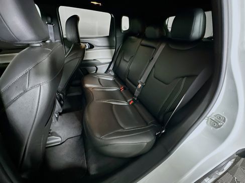 Used 2025 Jeep Compass Limited image 26