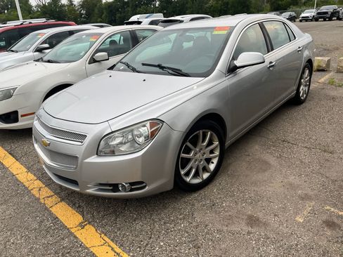 Used 2011 Chevrolet Malibu LTZ FWD image 4