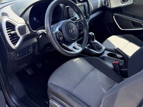 Used 2020 Kia Soul LX FWD image 3